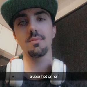 Meet your Posher, Levi